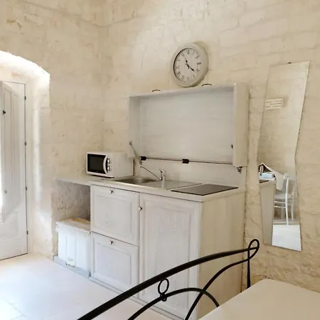 Trulli Stett * تْشيستيرنِنو